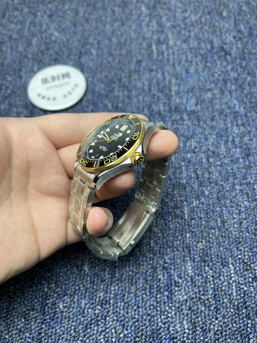 升级版 经典欧米茄OMEGA海马300米系列"间金海马"潜水男士腕表
机芯：搭载进口原装西铁城 商品图3