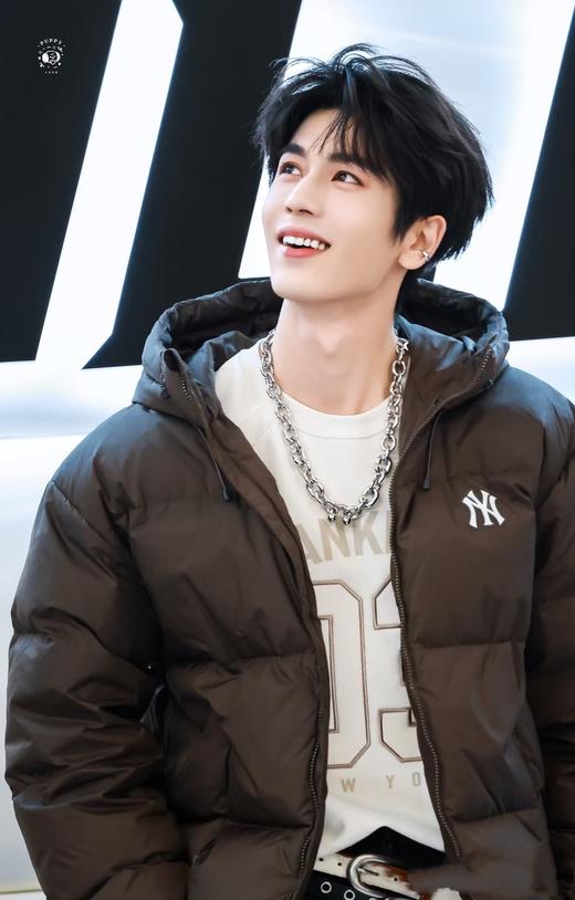 跨年售后 MLB张凌赫同款冬季男女款连帽加绒羽绒服 yh 340008 商品图5