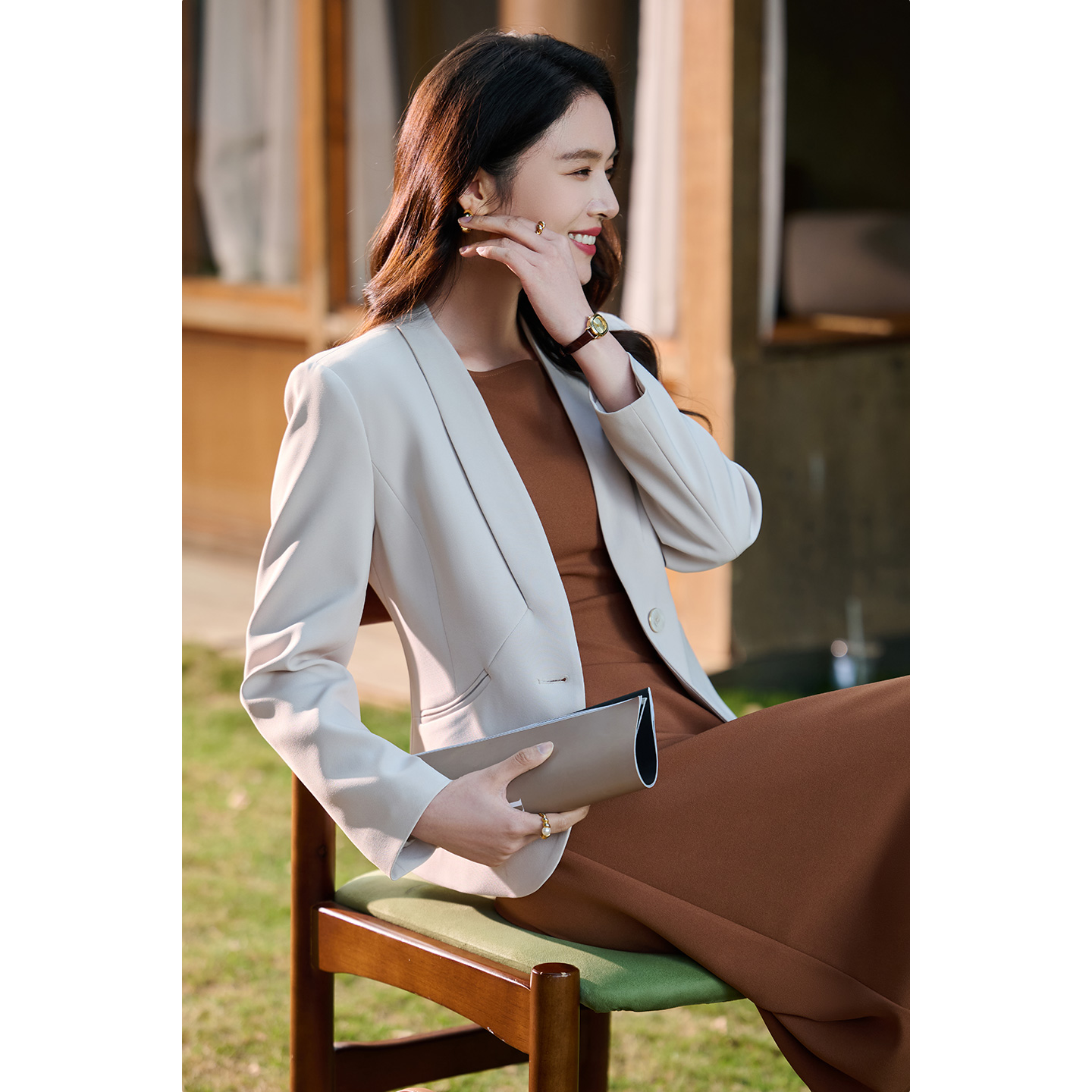 米思阳2026春季新款百搭极简无领小西装高级感职业通勤短外套+焦糖背心裙（单拍）5372/5371