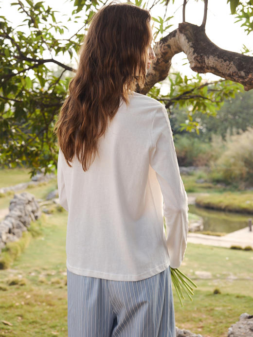 OLrain欧芮儿2026春米白色简约慵懒休闲长袖T恤圆领上衣女 商品图5