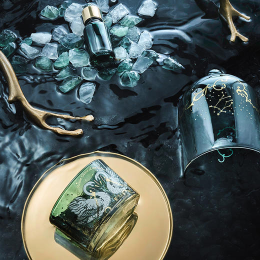 大英博物馆 天鹅贵族游戏棋盘系列 香氛晶石灯香薰礼盒 商品图3