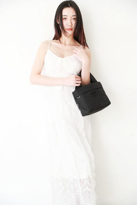 瑜伽手提单肩包，重工小标绣花。3L可调节肩带运动背包女E011588