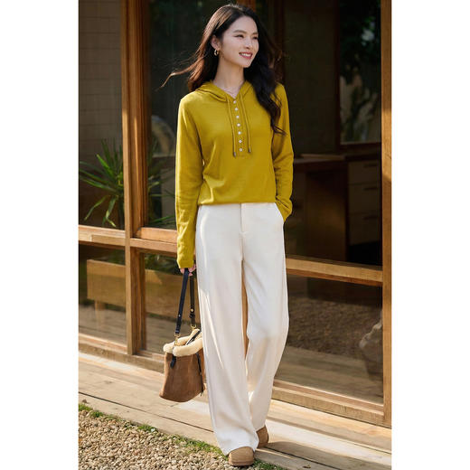 柔润绒感连帽针织衫 复合羊毛混纺 贴合身形却不紧绷 久穿不松垮 贴肤穿软乎不扎 米思阳2026春季新款连帽抽绳慵懒休闲长袖上衣女1846 商品图6