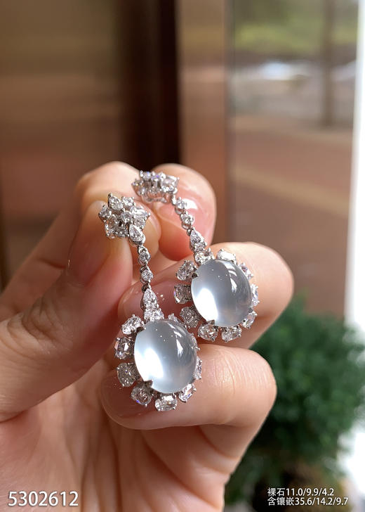 5302612，蛋面耳坠。具体价格微信咨询 商品图0