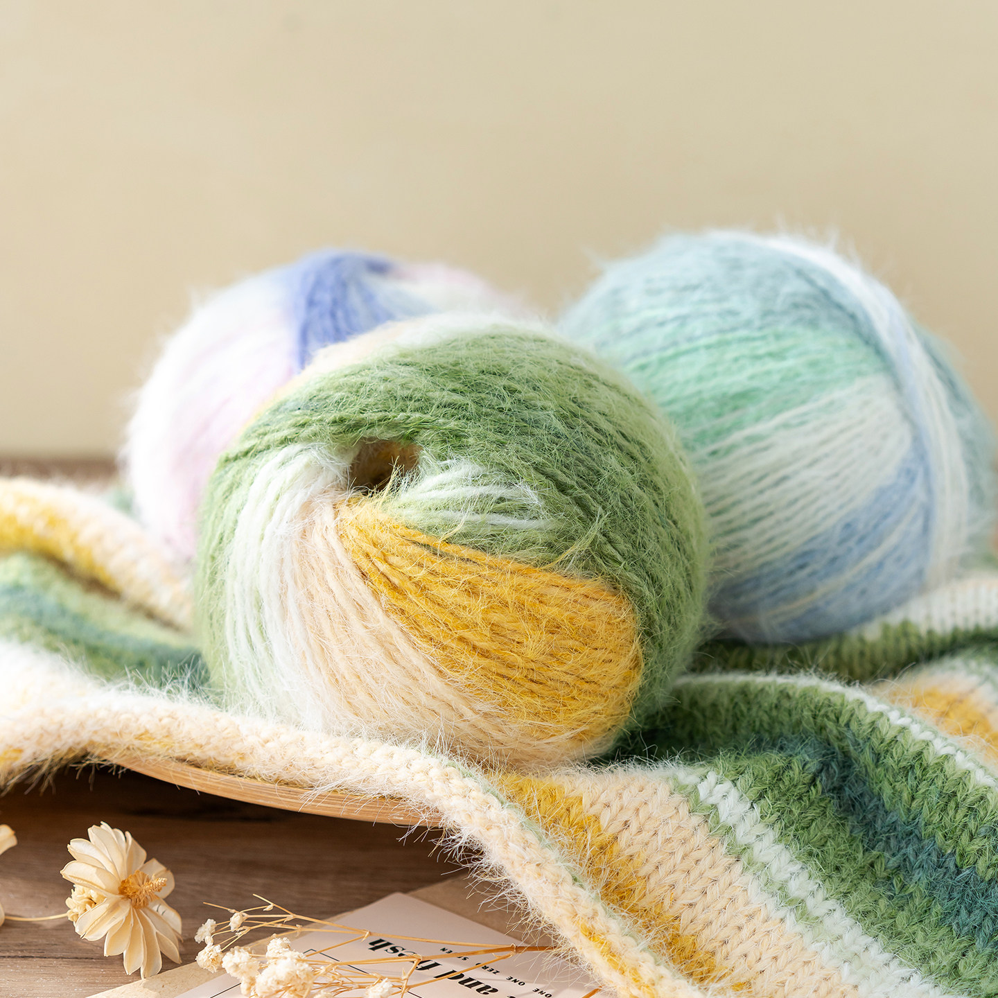 苏苏姐家梦羽斓多色渐变长绒线手工编织diy钩针帽子围巾毯子棒针