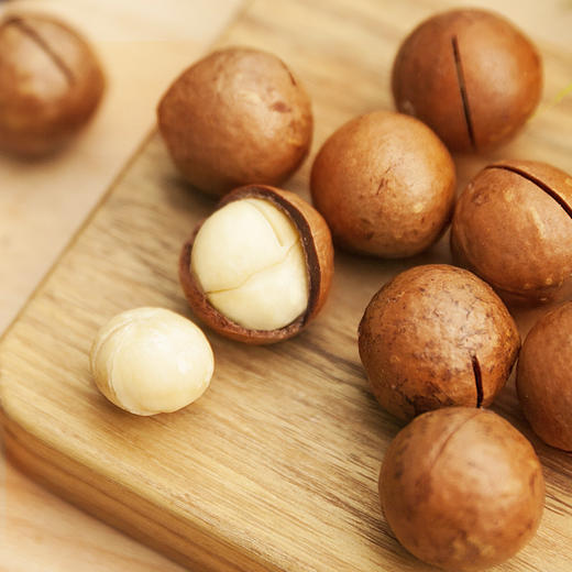 【抱元宝 迎财神】姚生记新货八方来财/平安喜乐坚果礼盒  恋上西湖/杭州山核桃仁礼盒  粒粒精心挑选  壳薄易剥  口味醇香  送礼佳品 商品图9