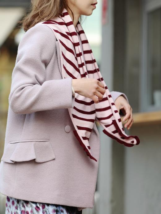 TYNVIE 条纹荷叶边三角羊绒羊毛围巾 - 紫/粉 商品图6