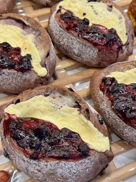 蓝莓乳酪软欧 商品图1