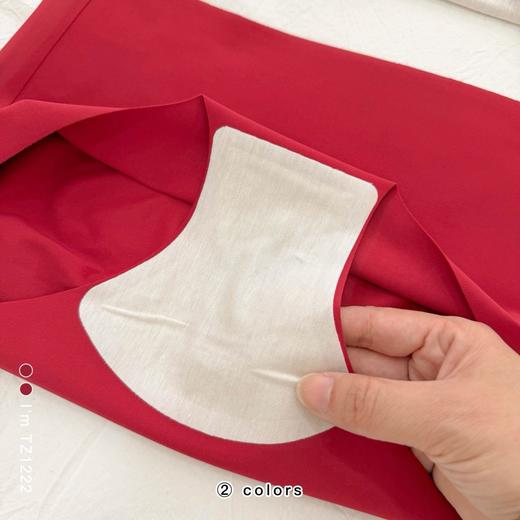 老米优品🎈3-5I天。本命专属“红”！《V领天丝无背扣背心式文胸+桑蚕丝内裤套装》吊带款和背心款，2个版型~ TZ260115A 商品图6