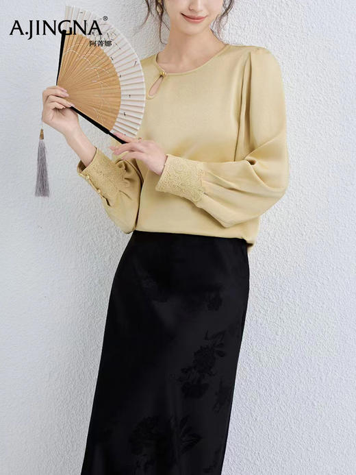 【温柔感缎面】阿菁娜春季新款温柔感缎面衬衫新中式镂空设计光泽面料显贵气 尽显内敛东方韵味F31C201003 商品图5