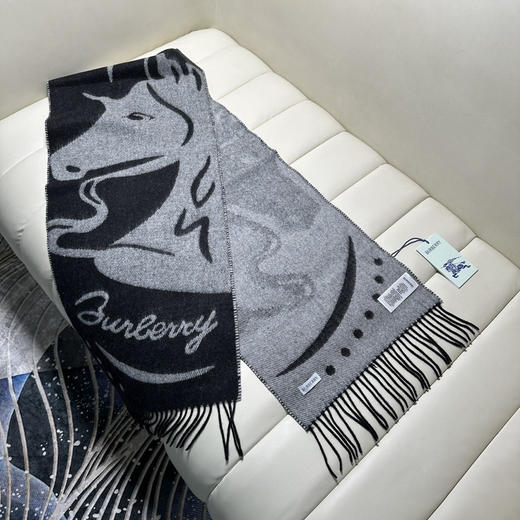 秋冬特惠💰260 巴宝莉围巾【马年福利】新款战马羊毛围巾特别飒的一款，男女同款 商品图5