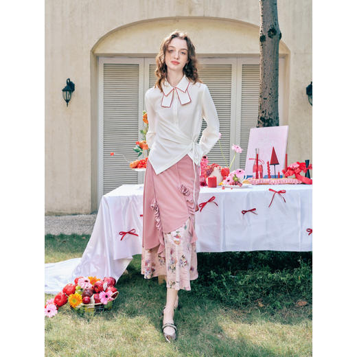 两三事轻风叙写2026春季新款甜美蝴蝶结绣边翻领绑带白衬衫女 商品图3