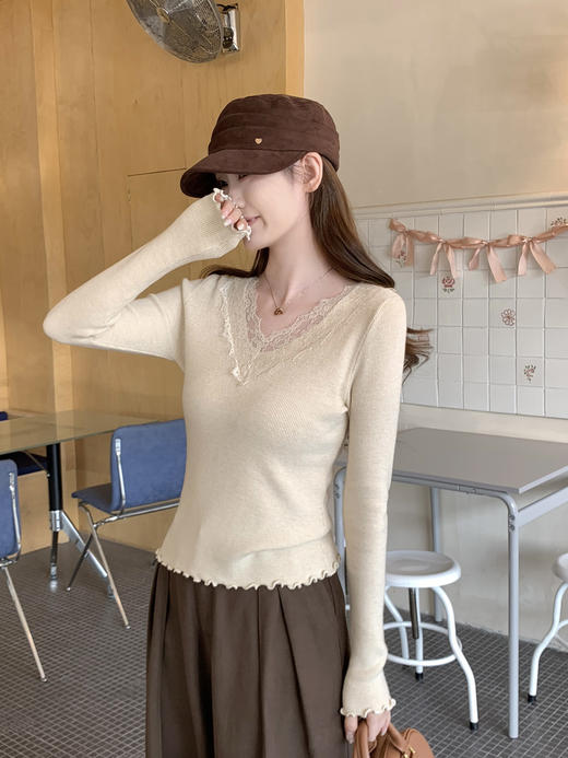 <曾小咸推荐> 蕾丝边拼接V领长袖 日常139/件 活动价89.99！【预售款，预计3-15天发货】 商品图8