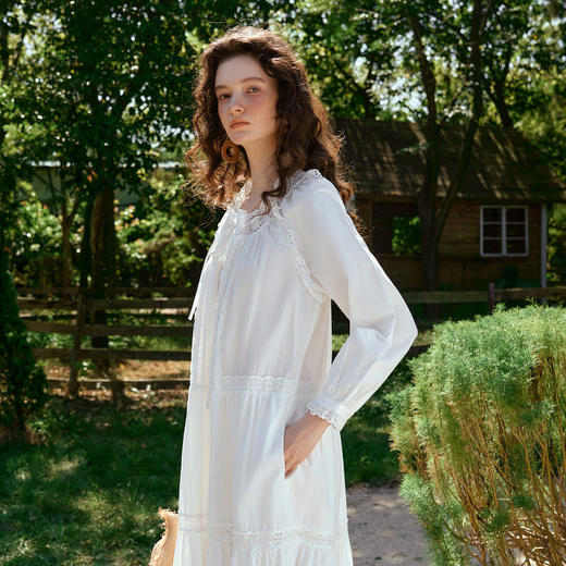 法式刺绣镂空花边领系带长袖连衣裙女春季休闲宽松显瘦白色长裙 商品图3