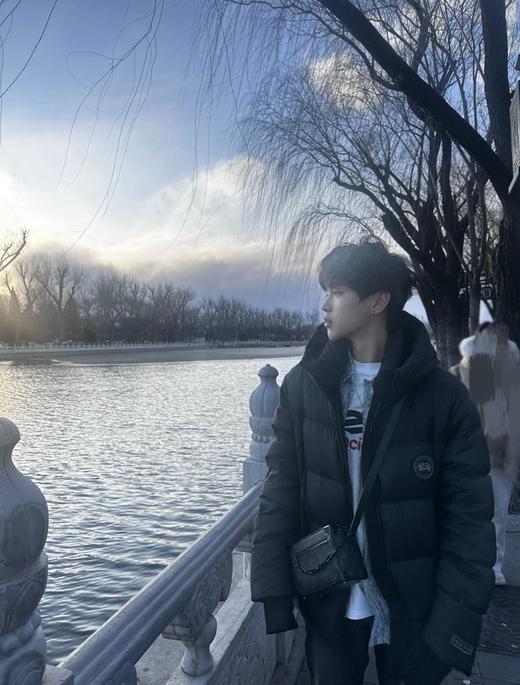 跨年售后 加拿大鹅Grandview系列黑标男女情侣款连帽短款羽绒服 yh 339992 商品图2