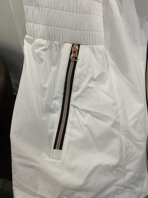 全新女士林德伯格防晒外套S码秒杀价只要149元 商品图1