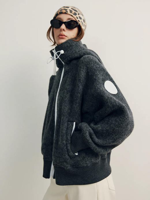 送8元退货运费【羊毛加厚飞行羽绒服】57.3%绵羊毛+90%白鸭绒填充，羊毛双面绒工艺加持，厚实挺括不软塌，帽檐加宽支撑工艺，帽里11条配色压线 商品图4