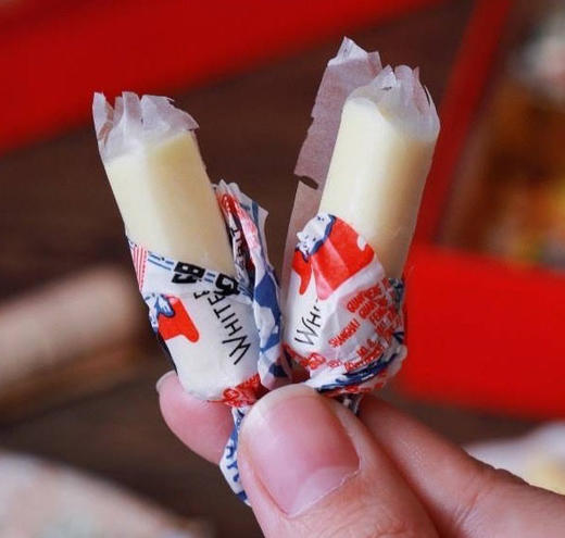 中华老字号【大白兔奶糖新年限定礼盒】（12种口味 约100-120颗奶糖） 商品图2