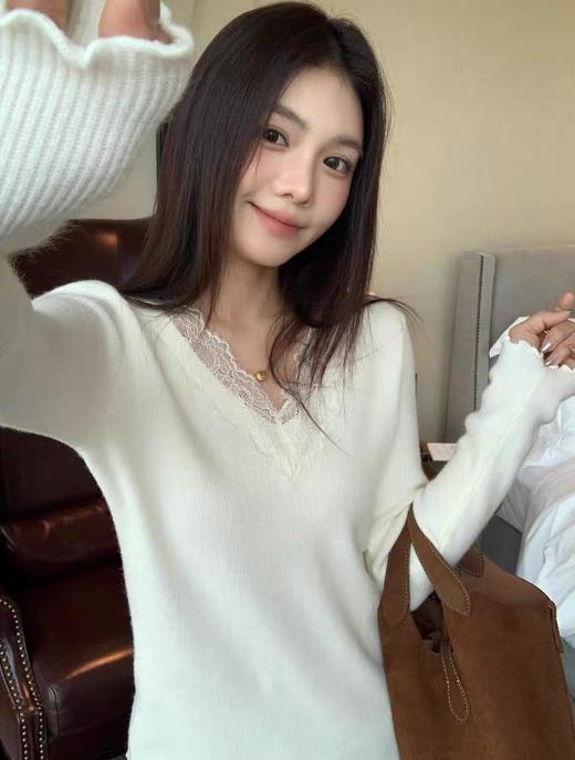 <曾小咸推荐> 蕾丝边拼接V领长袖 日常139/件 活动价89.99！【预售款，预计3-15天发货】 商品图4