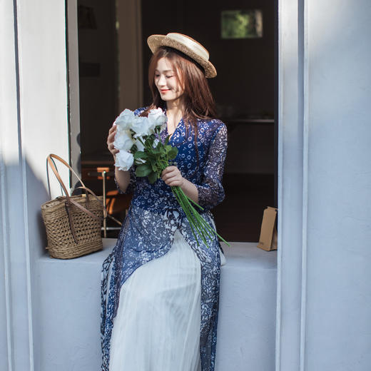 【林栖设计小店】【林栖推荐】2026年早春新品真丝蓝印花不规则飘片上衣N1961347 商品图6