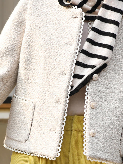 TYNVIE 条纹荷叶边三角羊绒羊毛围巾 - 蓝/白 商品图12