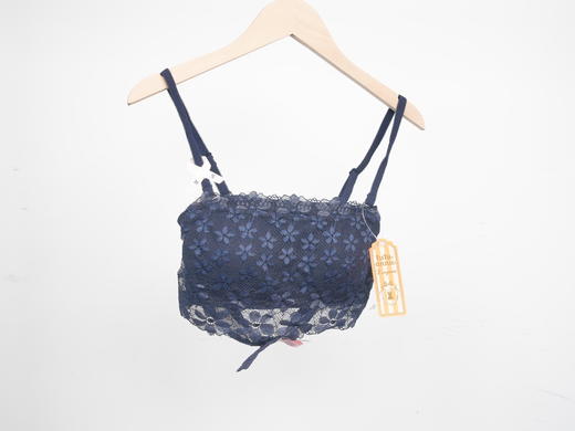 TUTUANNA 无钢圈蕾丝暗花内衣 M 商品图0