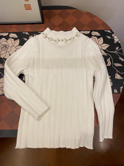 领口珍珠打底衫 商品图1