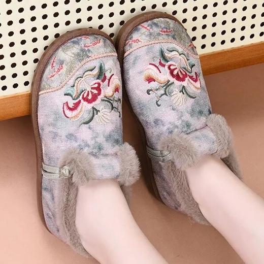 【59.9元2双，单拍不发！】国风刺绣加绒妈妈鞋，每一步都藏国风画卷的诗意，妈妈挚爱加绒保暖一脚蹬【3-5天发货】 商品图2