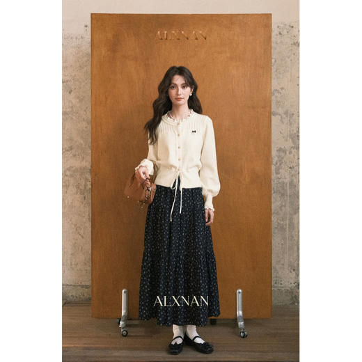 鹿向南「白茶甜」杏色针织衫女慵懒秋冬上衣新款毛衫独特长袖毛衣 商品图1