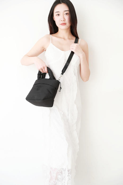 瑜伽手提单肩包，重工小标绣花。3L可调节肩带运动背包女E011588 商品图9