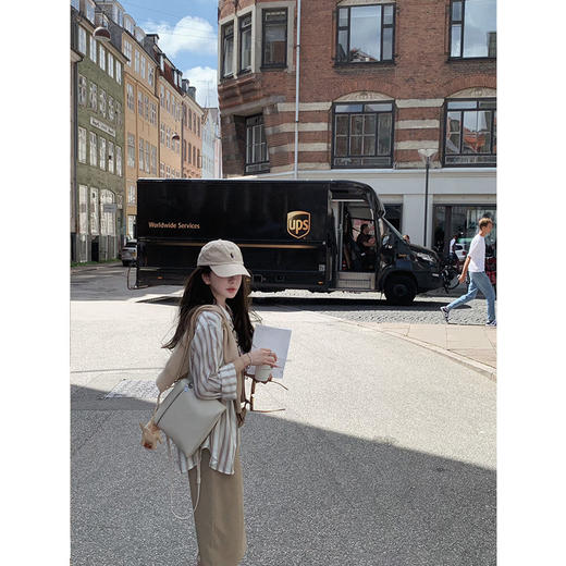 S码 金蘑菇菇 写字楼下买咖啡的姐姐/ 是你想穿的年轻感通勤衬衫100棉 商品图3