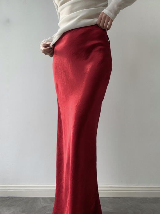TU｜C05AW24-SK05-RD29 红色醋酸斜纹超长款鱼尾裙【长版 】 商品图2