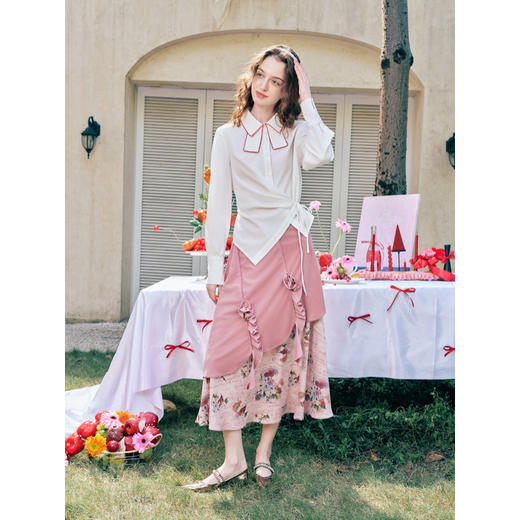 两三事 闲日欢歌 2026春季新款温柔风抽褶花边印花拼接a字半身裙 商品图1