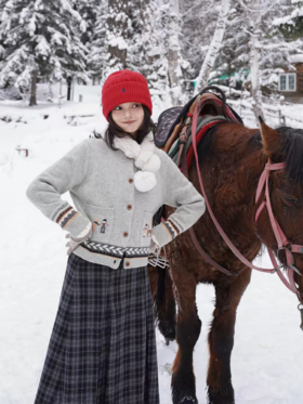 浮生八记/25D266/“女骑士与小马”费尔岛羊毛手工提花圆领开衫