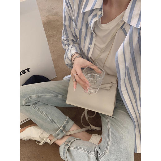 S码 金蘑菇菇 写字楼下买咖啡的姐姐/ 是你想穿的年轻感通勤衬衫100棉 商品图4