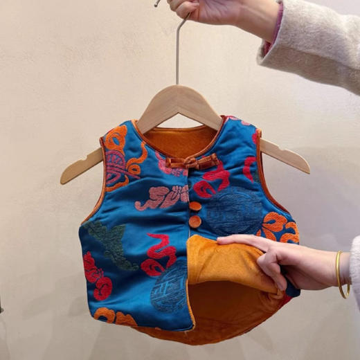 【时尚百搭实用❗️家庭仪式感】一起玩亲子装喜庆母子母女夹棉加绒新中式马甲雪尼尔缎面提花马甲。jc 商品图3