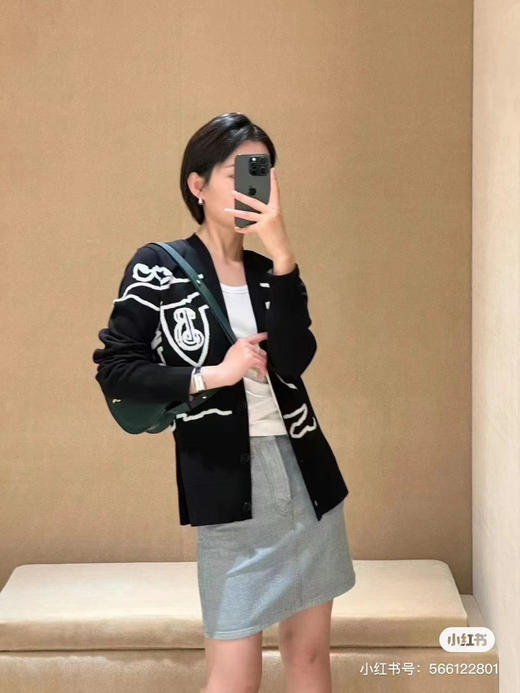 115-4原价680 极限亏清无退换 BB战马骑士 对比撞色 特种纱线开衫 蓝色肩线 自留L 商品图7