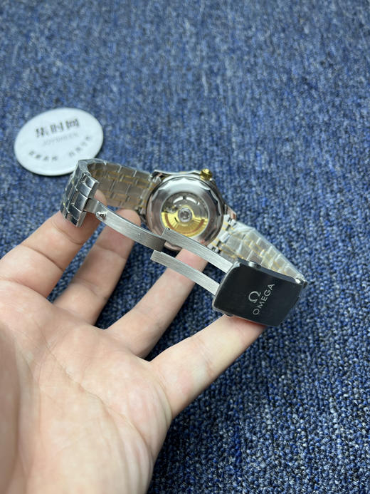 升级版 经典欧米茄OMEGA海马300米系列"间金海马"潜水男士腕表
机芯：搭载进口原装西铁城 商品图7