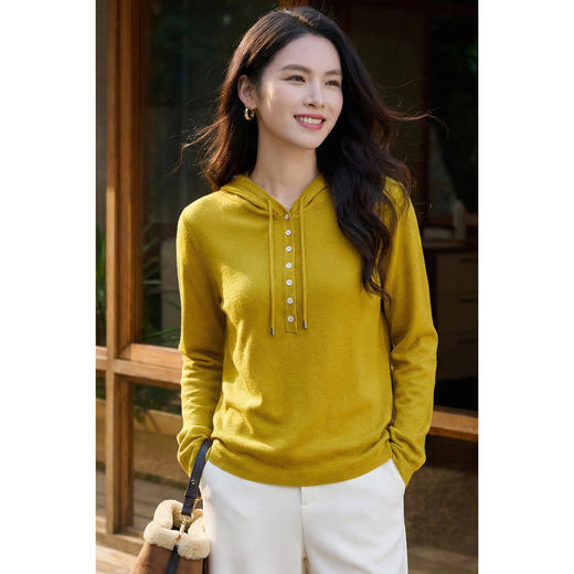 柔润绒感连帽针织衫 复合羊毛混纺 贴合身形却不紧绷 久穿不松垮 贴肤穿软乎不扎 米思阳2026春季新款连帽抽绳慵懒休闲长袖上衣女1846 商品图9