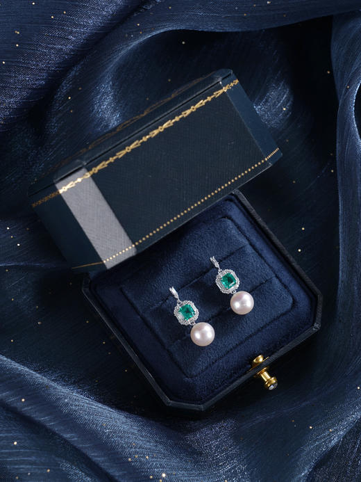 子佩集【碧落成诗】银S925珍珠惜王妃耳钉【EM3061-1-XF】8.5mm珠绿方块2601 商品图2