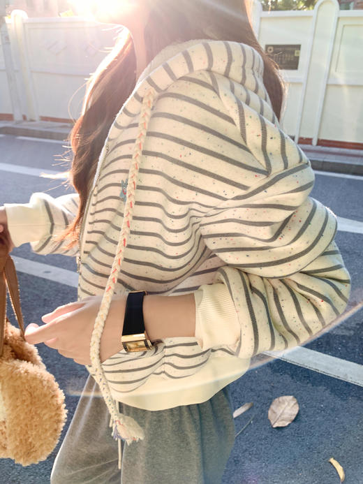 <曾小咸推荐>现货秒杀 ！微信超特价！韩系条纹连帽加绒卫衣外套 日常199.99 立减100 秒杀99.99！ 商品图8