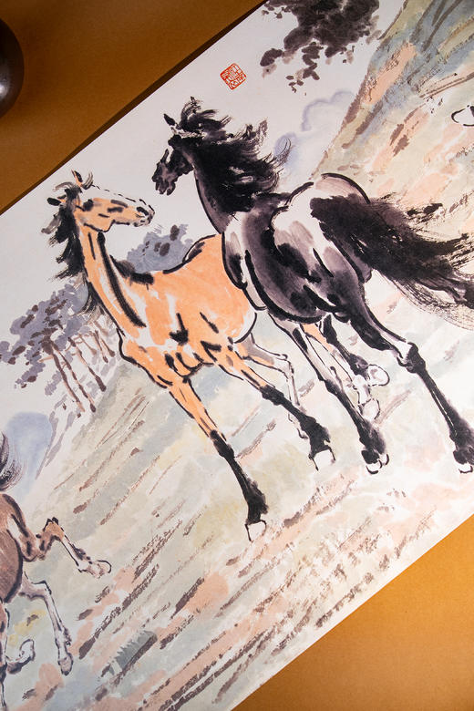 《徐悲鸿十骏图》钞卷版（卷轴展开尺寸约：34cm*178cm)，马年谁是「爆款」！给你带来了钞券版《春山十骏图》和徐悲鸿「原章」 商品图4