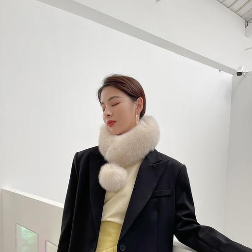 【日系狐狸毛围巾皮草围脖】女士真毛毛球球可爱保暖围脖新品 商品图3
