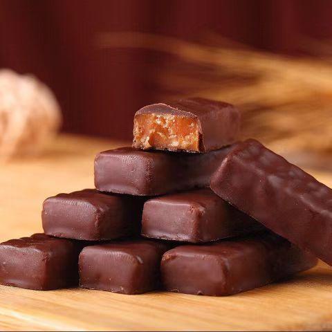 【新年糖果❗️果仁夹心酥脆美味】KDV进口紫皮糖巧克力夹心喜宴伴手礼大气袋装糖果紫100g。jc 商品图4