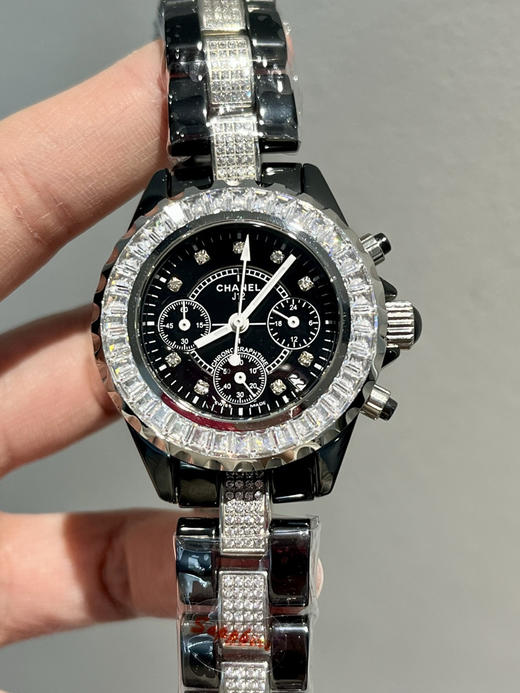 满钻🌟CHANEL·香奈儿J12·【六针瑞士纯进口机芯石英】33mm➕纯净T方石➕表带镶钻款‼️奢华代表 超闪水钻 手工镶嵌工艺，正品原版开模，打磨精良 做工精细，乃精品中的精品❕❕❕ 商品图2