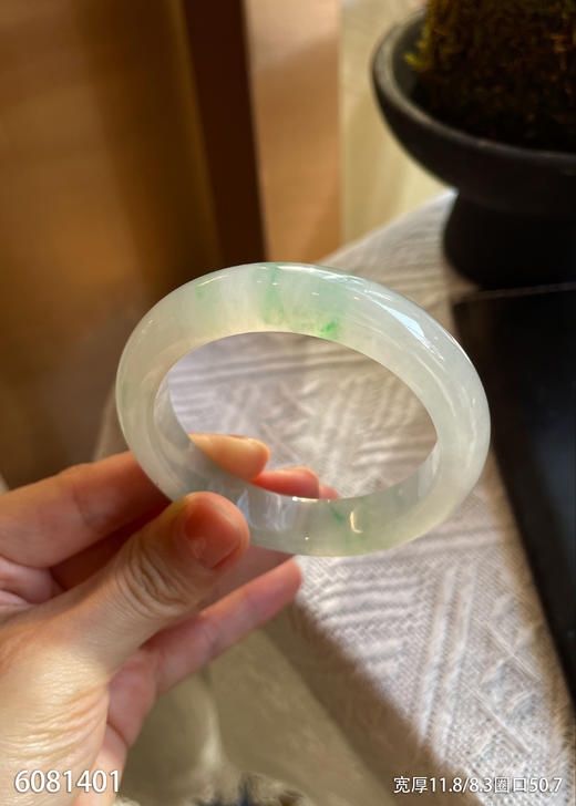 6081401，手镯，圈口50.7。具体价格微信咨询 商品图2