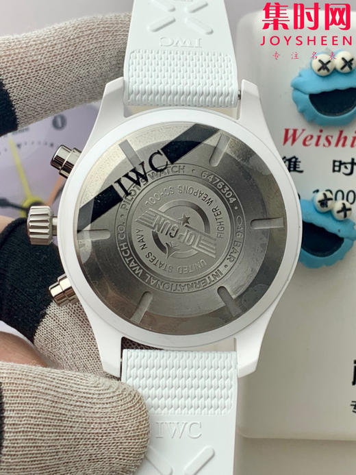 APS万国飞行员计时系列IW389105 “太浩湖特别版”陶瓷壳 白陶瓷 男士腕表 搭载APS定制Cal.69385一体全自动机械机芯 蓝宝石水晶镜面 表径44.5mm 商品图3