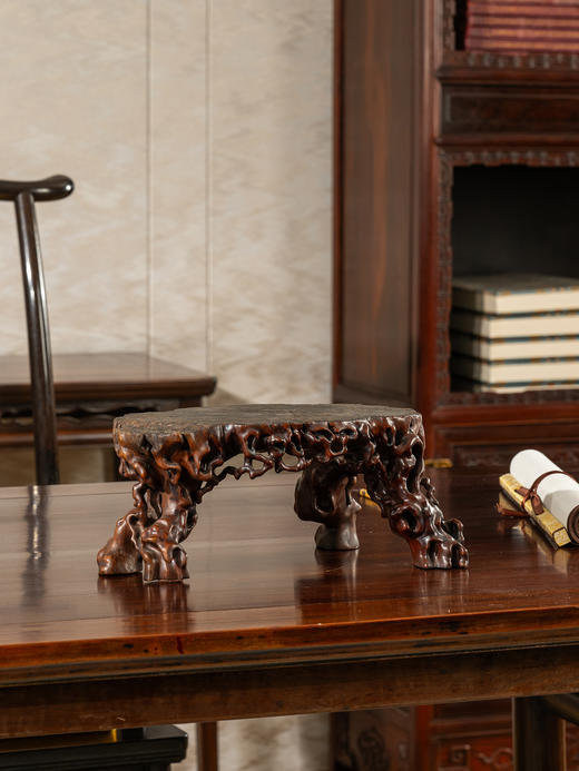 清	龙眼木根结形四足器座 商品图0