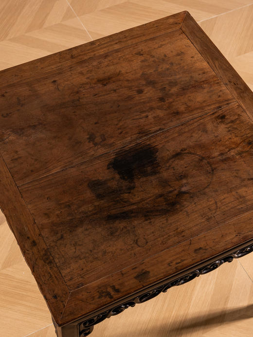 清中期	红木束腰马蹄腿卷草纹方桌 商品图4