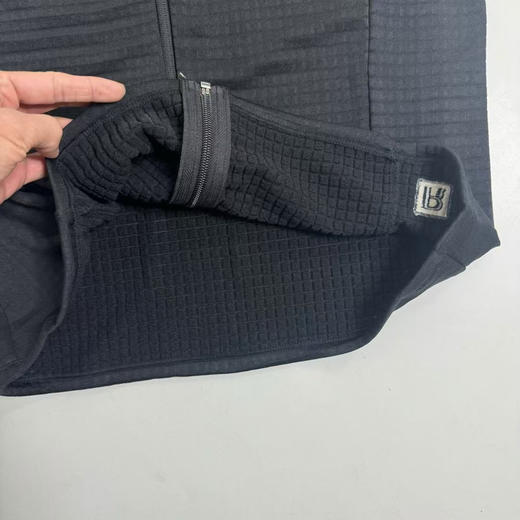 原单正品 Patagonia巴塔哥尼亚男士抓绒马甲R1，一件能陪你征服山野与都市的温度管理神器！

蓝色/黑色 S-XXL 商品图9